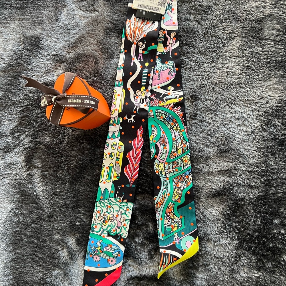 Limited edition Hermes Twilly scarf